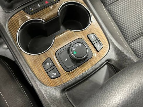 Used 2022 GMC Acadia SLE w/ Driver Convenience Package AWD/4WD image 24