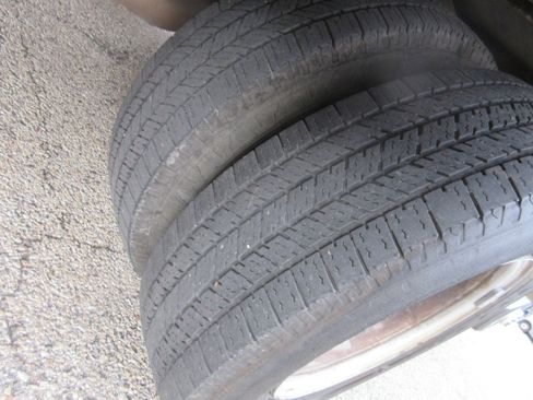 Used 2018 Chevrolet Express 3500 w/ Driver Convenience Package image 18