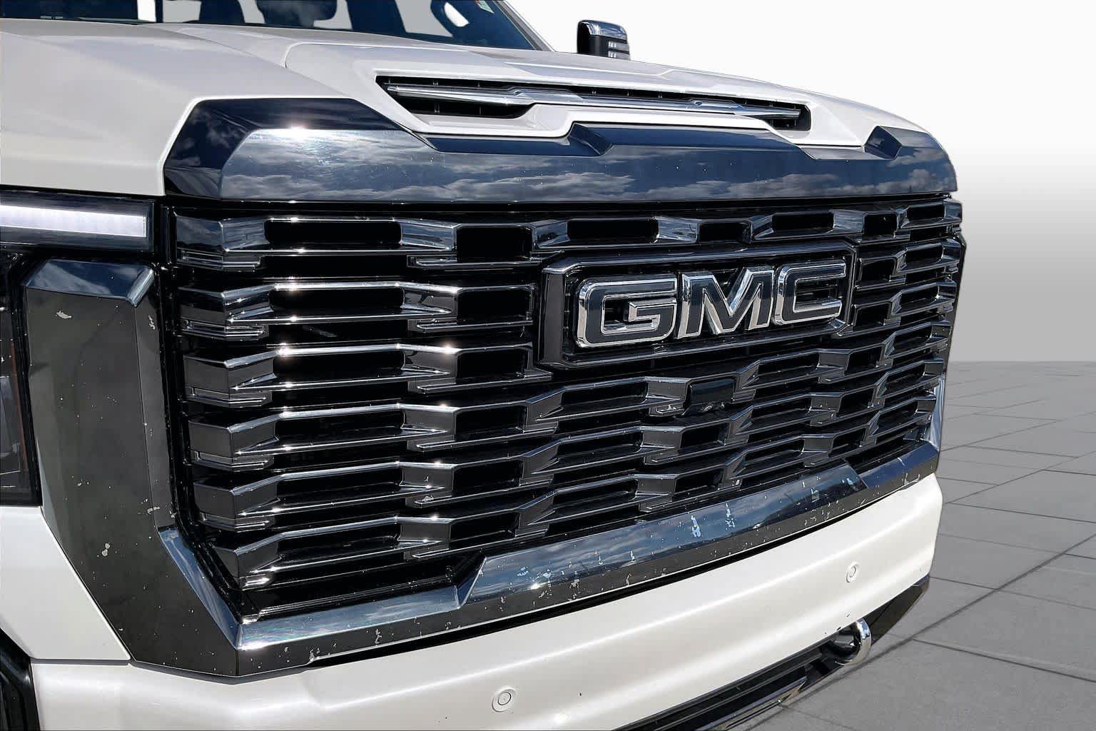 Used 2024 GMC Sierra 2500 Denali Ultimate AWD/4WD image 30
