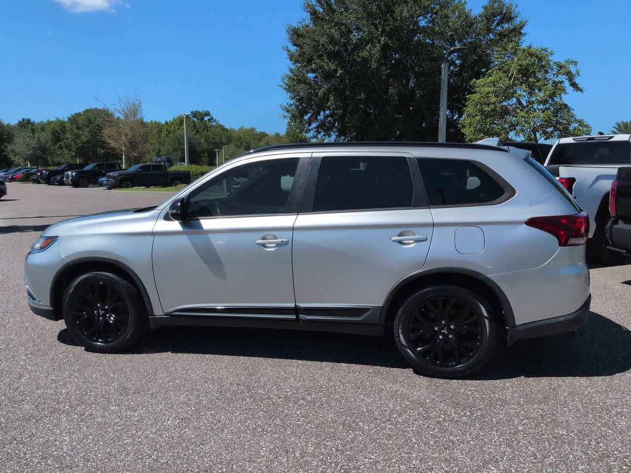 Used 2018 Mitsubishi Outlander LE FWD image 3