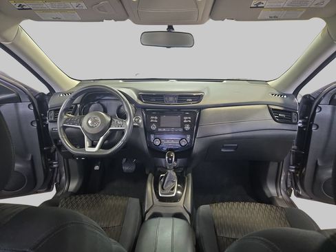 Used 2017 Nissan Rogue SV AWD/4WD image 10