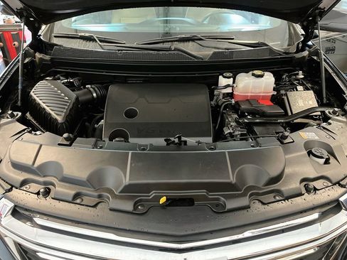 Used 2023 Chevrolet Traverse LS FWD image 29