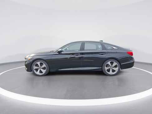 Used 2018 Honda Accord Touring image 6