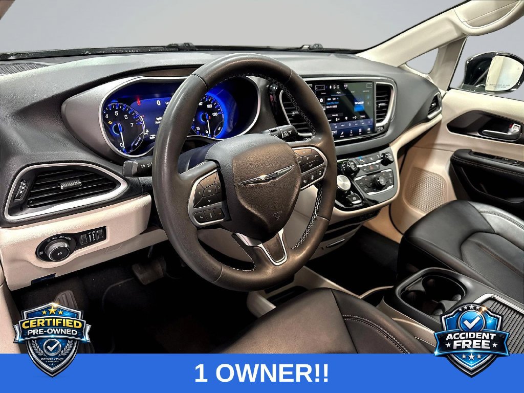 Used 2024 Chrysler Pacifica Touring-L FWD image 19