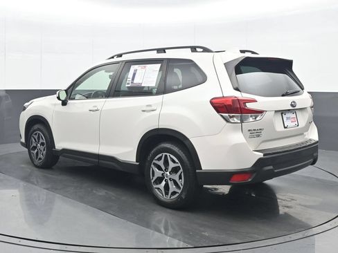 Used 2023 Subaru Forester Premium AWD/4WD image 4