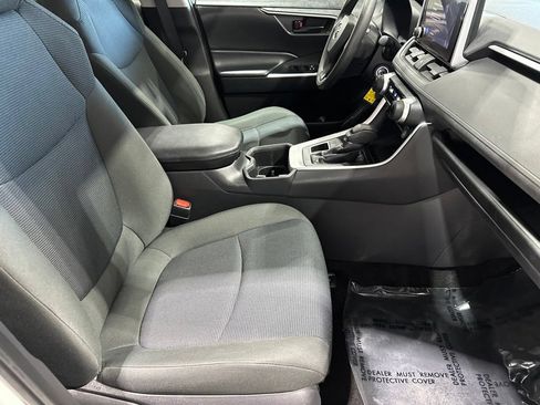Used 2023 Toyota RAV4 LE AWD/4WD image 18