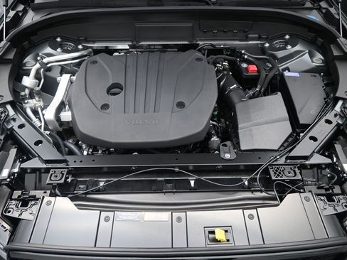 New 2026 Volvo XC60 B5 Core w/ Climate Package image 10