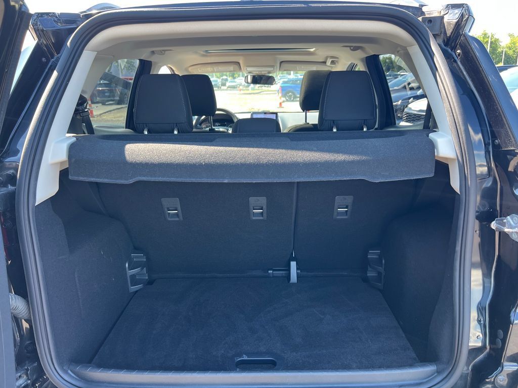 Used 2021 Ford EcoSport SE w/ SE Convenience Package FWD image 24