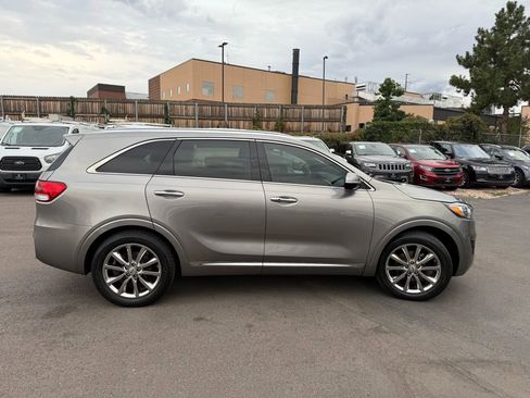 Used 2017 Kia Sorento SX image 9