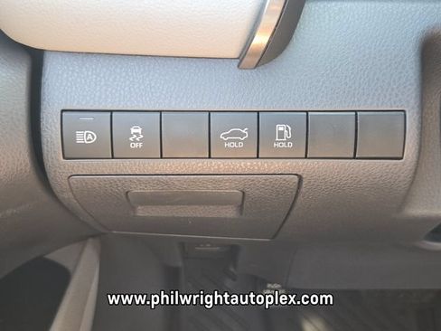 Used 2020 Toyota Camry SE FWD image 26