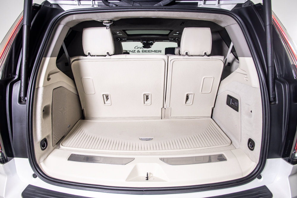 Used 2025 Cadillac Escalade Premium Luxury Platinum w/ LPO, Floor Liner Package AWD/4WD image 9