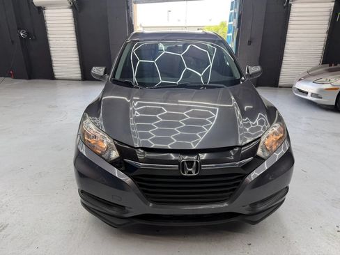 Used 2017 Honda HR-V LX image 5