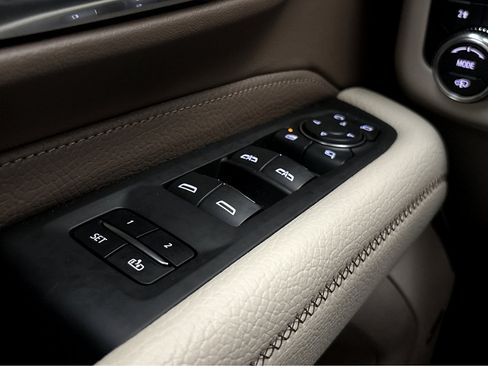 Used 2024 GMC Yukon XL Denali w/ Denali Reserve Package image 21