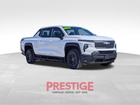 Used 2024 Chevrolet Silverado EV W/T AWD/4WD image 4
