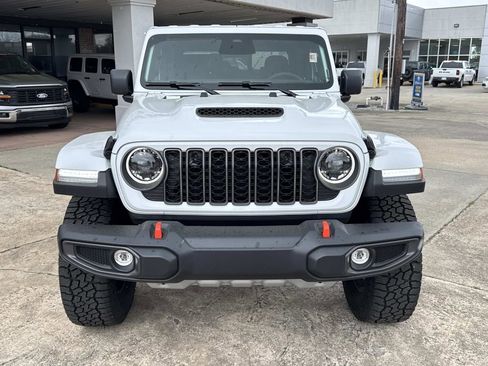 Used 2026 Jeep Gladiator Mojave image 3