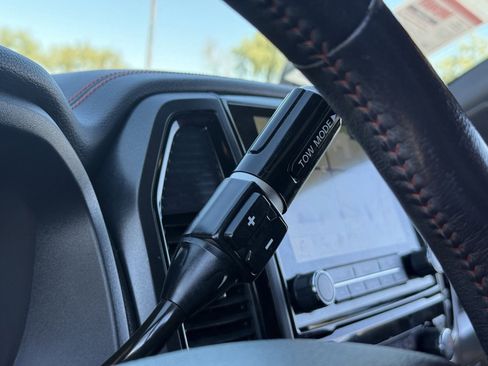 Used 2021 Nissan Titan PRO-4X w/ Pro-4x Convenience Package image 33