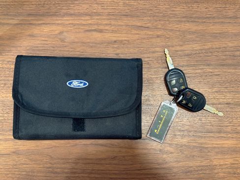 Used 2016 Ford F250 Platinum w/ FX4 Off-Road Package image 27