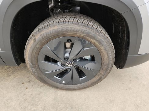 New 2026 Volkswagen Taos S image 9