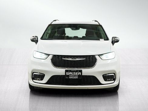 Used 2023 Chrysler Pacifica Limited FWD image 8