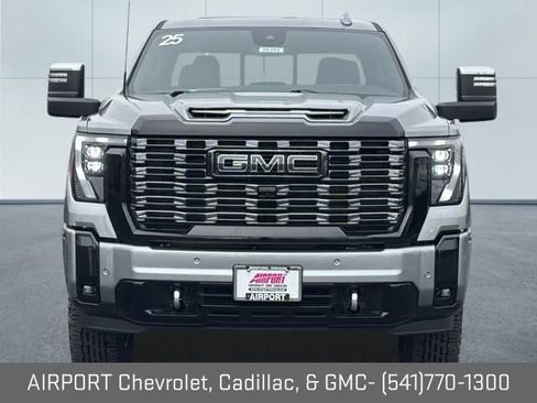 Certified 2025 GMC Sierra 2500 Denali Ultimate w/ Max Trailering Package image 3