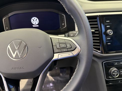 Certified 2023 Volkswagen Atlas SE AWD/4WD image 16