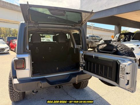 Used 2018 Jeep Wrangler Unlimited Sport S AWD/4WD image 28