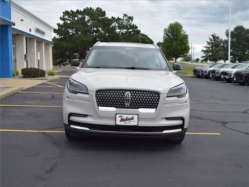 Used 2023 Lincoln Aviator Reserve image 2