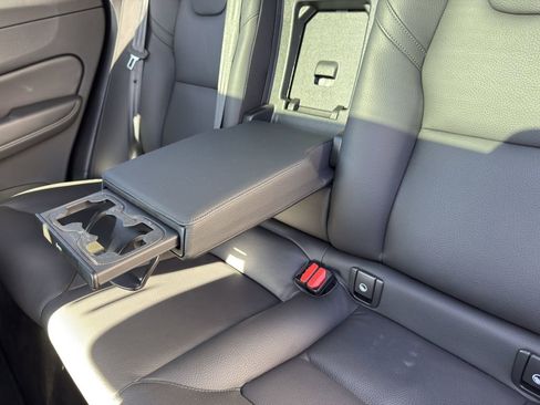 Used 2025 Volvo XC60 B5 Plus image 34