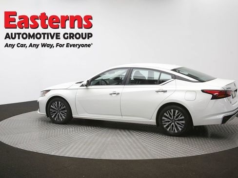 Used 2023 Nissan Altima 2.5 SV FWD image 62