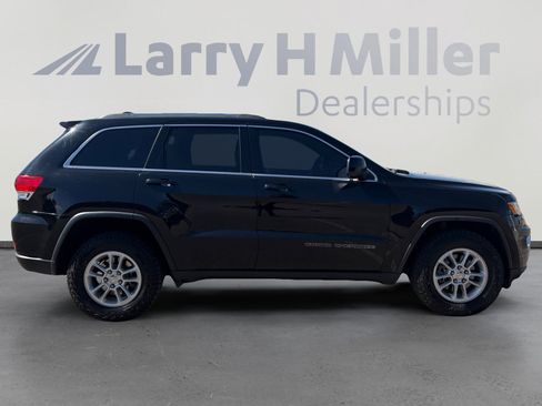 Used 2018 Jeep Grand Cherokee Laredo AWD/4WD image 7
