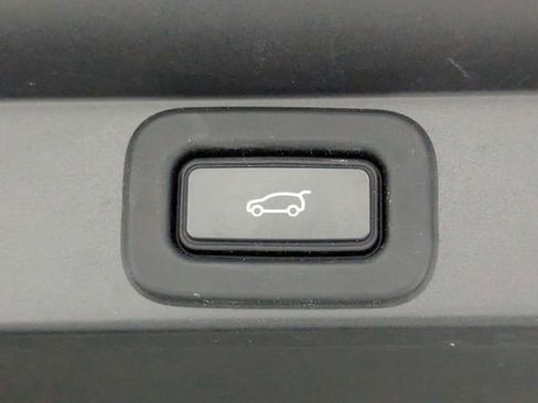 Used 2023 Land Rover Range Rover SE image 28