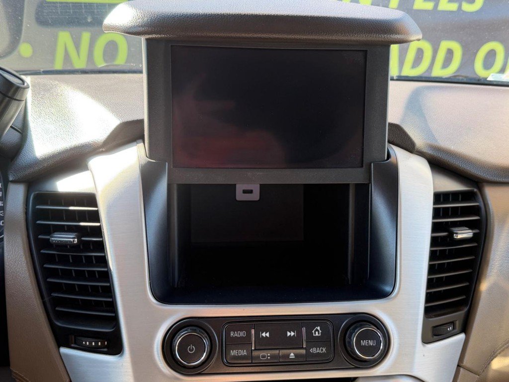 Used 2017 GMC Yukon XL SLE w/ Enhanced Driver Alert Package RWD image 36