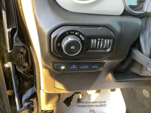 Used 2021 Jeep Wrangler Unlimited Sahara image 15