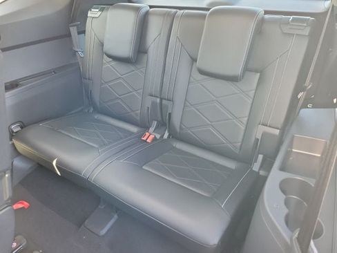 Certified 2024 Volkswagen Atlas SE FWD image 12