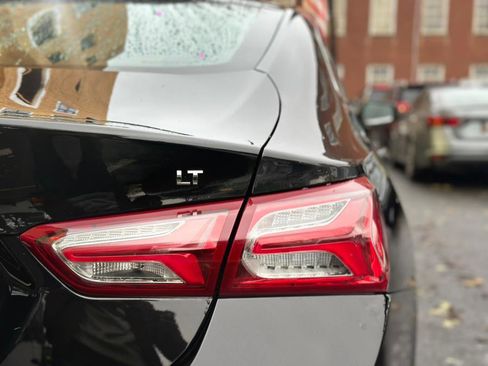 Used 2022 Chevrolet Malibu LT image 8