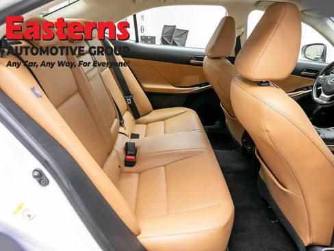 Used 2018 Lexus IS 300 AWD image 23
