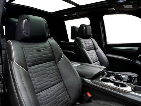 Used 2025 Cadillac Escalade V image 41