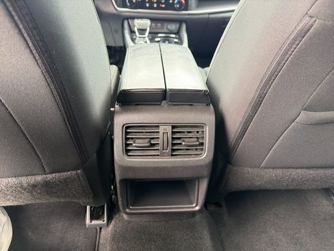Used 2024 Nissan Rogue S FWD image 23