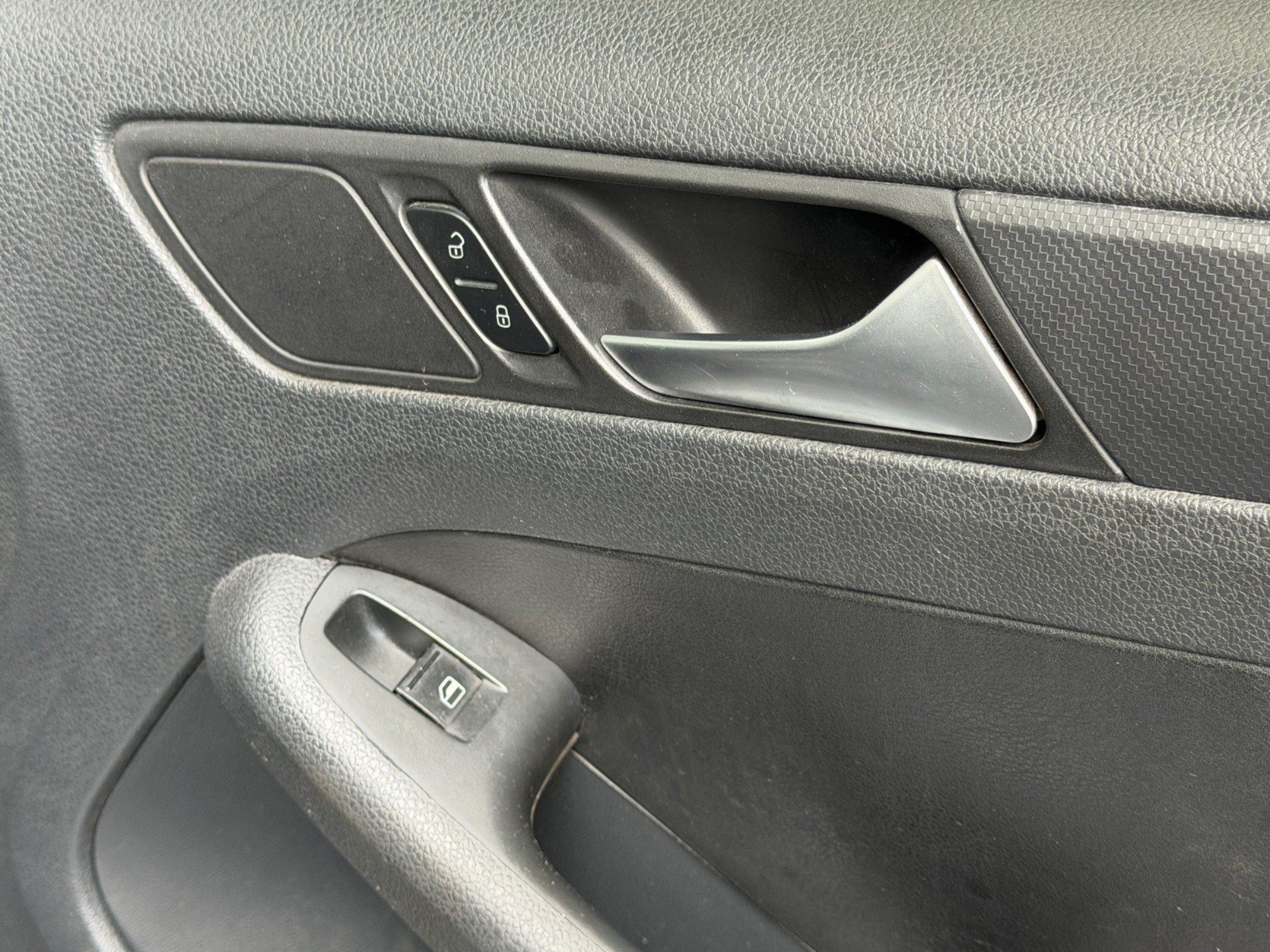 Used 2012 Volkswagen Jetta SE FWD image 22
