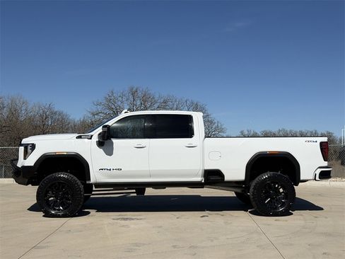 Used 2024 GMC Sierra 3500 AT4 w/ AT4 Premium Plus Package image 3