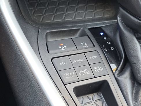 Used 2021 Toyota RAV4 XLE Premium AWD/4WD image 25