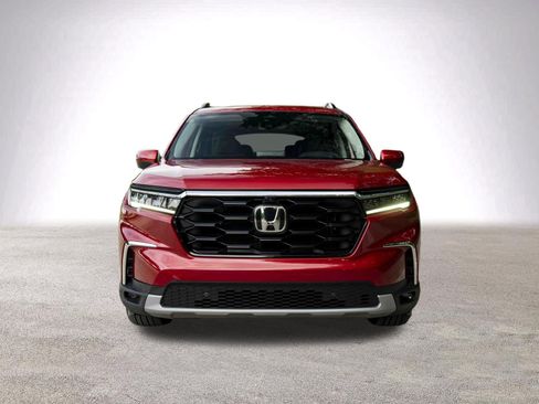 Used 2024 Honda Pilot Elite image 3