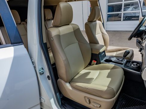 Used 2021 Toyota 4Runner SR5 Premium w/ Moonroof Package AWD/4WD image 33