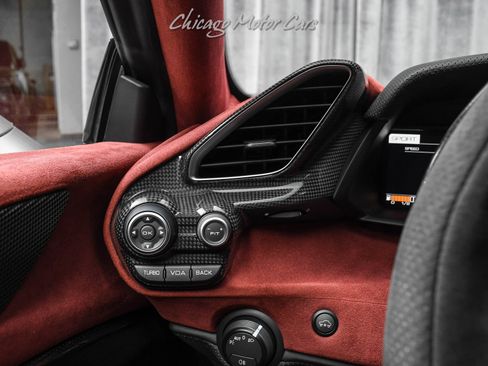 Used 2019 Ferrari 488 Pista Coupe RWD image 12