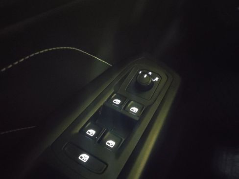 Used 2020 Volkswagen Atlas Cross Sport SEL image 27