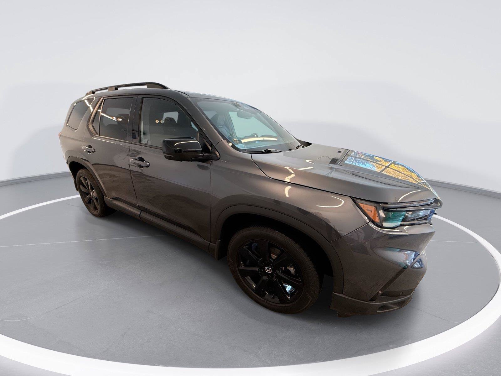 Used 2025 Honda Pilot Black Edition image 1
