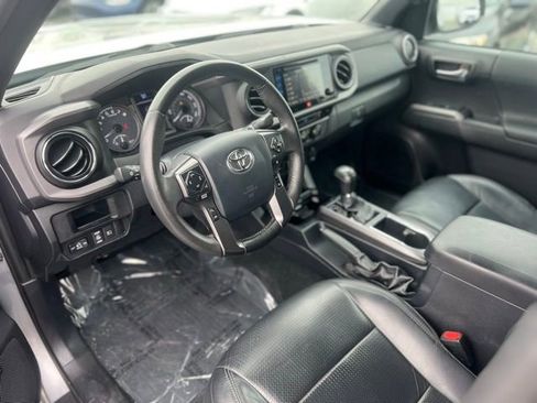 Used 2019 Toyota Tacoma TRD Off-Road image 15