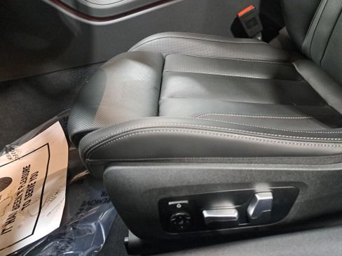 Certified 2025 BMW M850i xDrive Coupe image 26