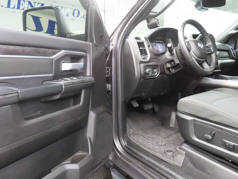 Used 2024 RAM 2500 Big Horn w/ Night Edition AWD/4WD image 37