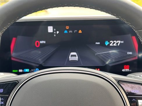 Used 2025 Hyundai Ioniq 6 Limited image 26